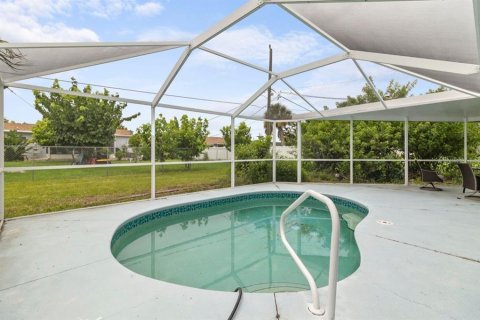 Villa ou maison à louer à Port Charlotte, Floride: 2 chambres, 126.25 m2 № 1371152 - photo 13