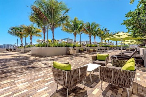 Condo in Aventura, Florida, 1 bedroom  № 1234261 - photo 17