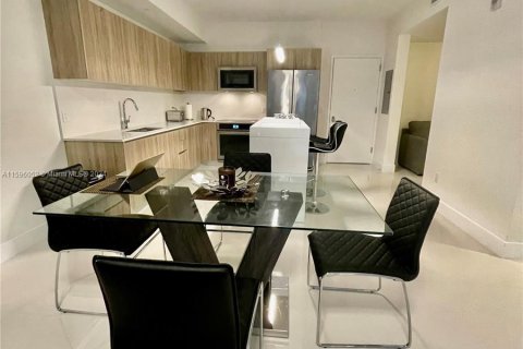 Condominio en venta en Aventura, Florida, 1 dormitorio, 80.55 m2 № 1234261 - foto 2