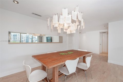 Condo in Key Biscayne, Florida, 2 bedrooms  № 1237247 - photo 6