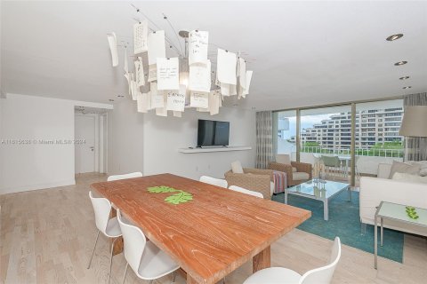 Condo in Key Biscayne, Florida, 2 bedrooms  № 1237247 - photo 2