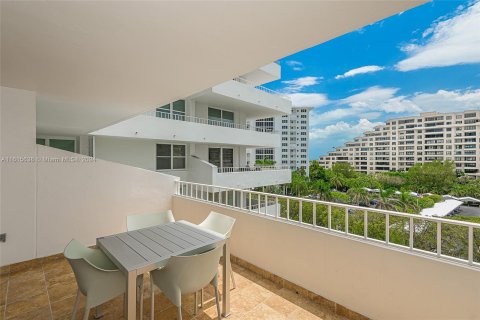 Condo in Key Biscayne, Florida, 2 bedrooms  № 1237247 - photo 26