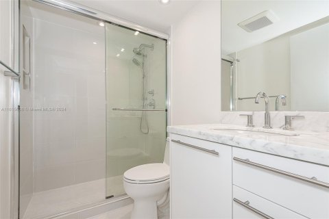 Condo in Key Biscayne, Florida, 2 bedrooms  № 1237247 - photo 16