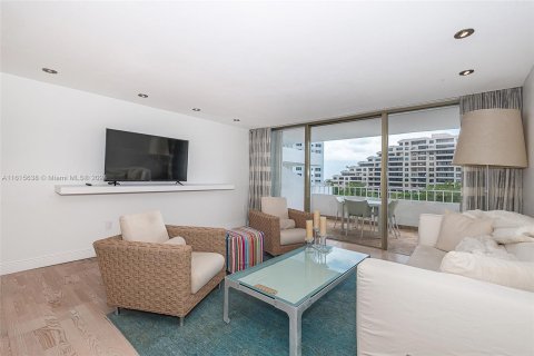 Condo in Key Biscayne, Florida, 2 bedrooms  № 1237247 - photo 3