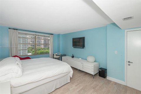 Condo in Key Biscayne, Florida, 2 bedrooms  № 1237247 - photo 18