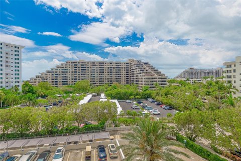 Condo in Key Biscayne, Florida, 2 bedrooms  № 1237247 - photo 27