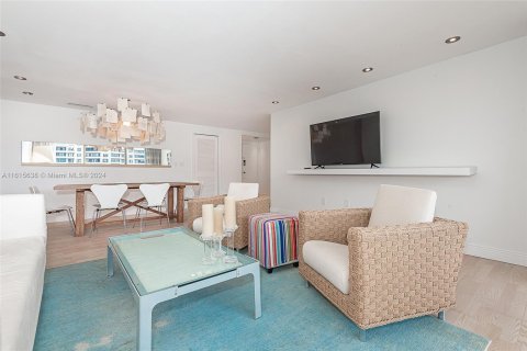 Condo in Key Biscayne, Florida, 2 bedrooms  № 1237247 - photo 5