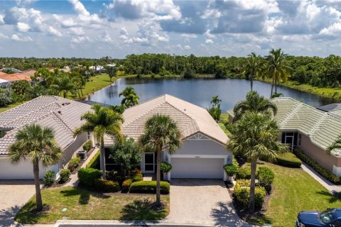 Villa ou maison à vendre à Punta Gorda, Floride: 2 chambres, 157 m2 № 1334306 - photo 2