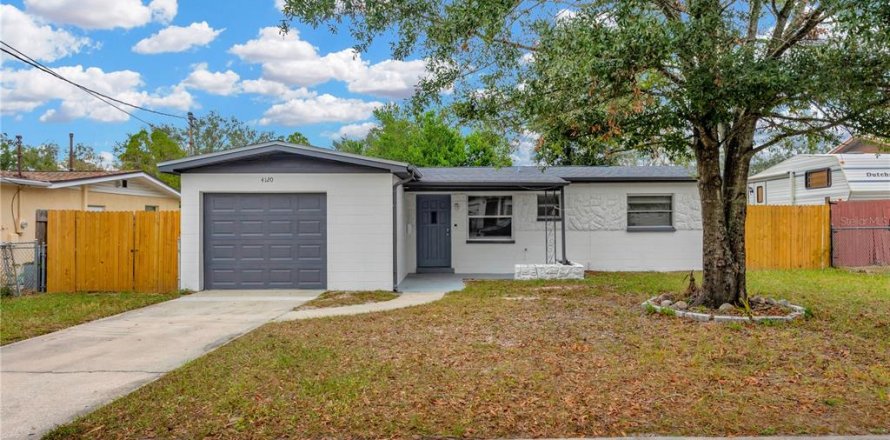 House in Tampa, Florida 3 bedrooms, 81.38 sq.m. № 1441339