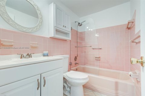 Copropriété à vendre à Hallandale Beach, Floride: 1 chambre, 58.06 m2 № 1305285 - photo 13