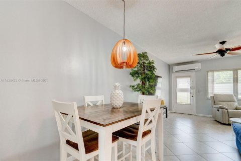 Condo in Hallandale Beach, Florida, 1 bedroom  № 1305285 - photo 7