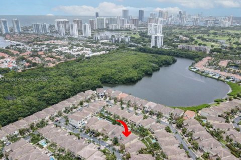 Casa en venta en Aventura, Florida, 5 dormitorios, 267.28 m2 № 1305693 - foto 27