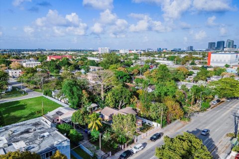 Villa ou maison à vendre à Miami, Floride: 3 chambres, 85.84 m2 № 527373 - photo 2