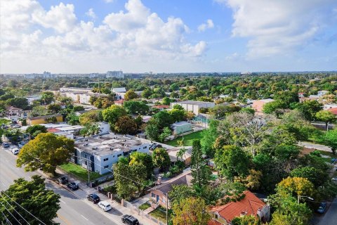 Villa ou maison à vendre à Miami, Floride: 3 chambres, 85.84 m2 № 527373 - photo 7