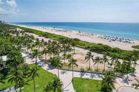 Condo in Miami Beach, Florida, 1 bedroom  № 1409213 - photo 14