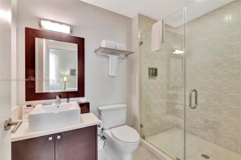 Condo in Doral, Florida, 3 bedrooms  № 948660 - photo 12