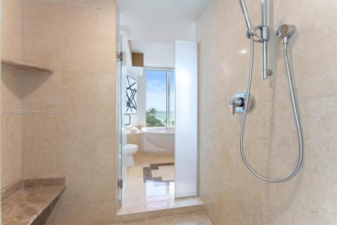 Condo in Sunny Isles Beach, Florida, 3 bedrooms  № 948707 - photo 11