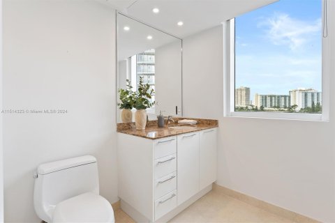 Condo in Sunny Isles Beach, Florida, 3 bedrooms  № 948707 - photo 12