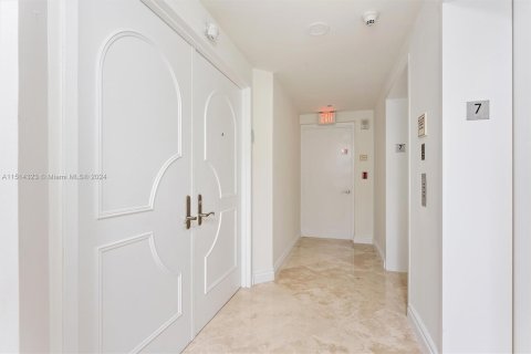 Copropriété à vendre à Sunny Isles Beach, Floride: 3 chambres, 246.1 m2 № 948707 - photo 26