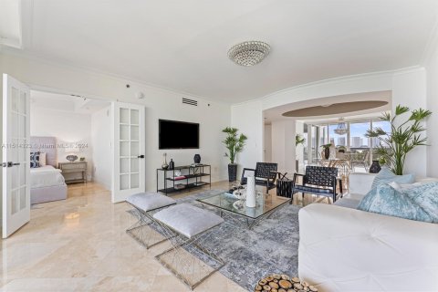 Condo in Sunny Isles Beach, Florida, 3 bedrooms  № 948707 - photo 19