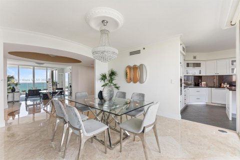 Condo in Sunny Isles Beach, Florida, 3 bedrooms  № 948707 - photo 20