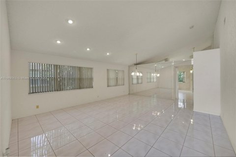 Villa ou maison à vendre à Boca Raton, Floride: 2 chambres, 144.46 m2 № 1386182 - photo 2