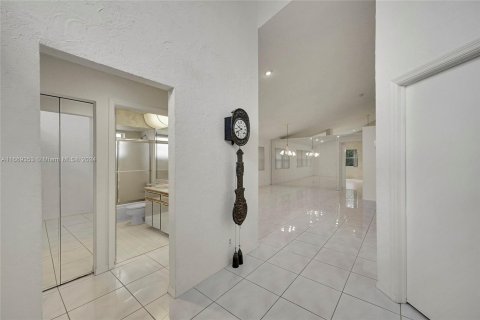 House in Boca Raton, Florida 2 bedrooms, 144.46 sq.m. № 1386182 - photo 12