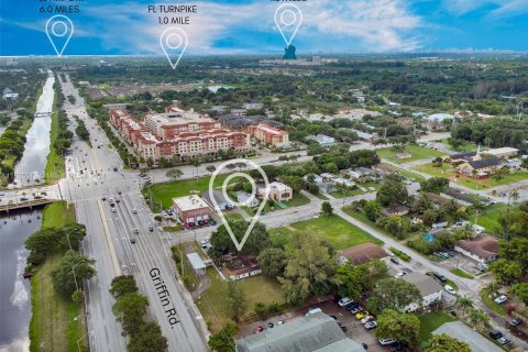 Propiedad comercial en venta en Davie, Florida № 1281486 - foto 4