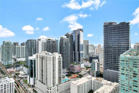 Condo in Miami, Florida, 3 bedrooms  № 1379027 - photo 1