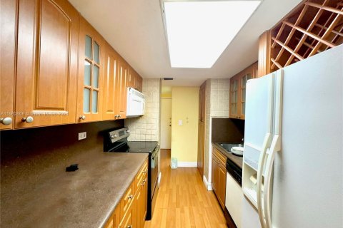 Condo in Sunny Isles Beach, Florida, 1 bedroom  № 1379028 - photo 3