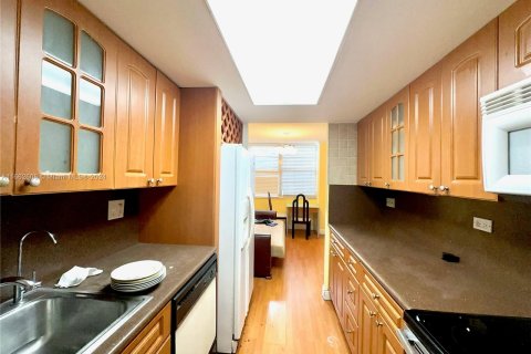 Condo in Sunny Isles Beach, Florida, 1 bedroom  № 1379028 - photo 4