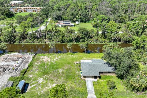 Villa ou maison à louer à Port Charlotte, Floride: 3 chambres, 118.36 m2 № 1378050 - photo 2