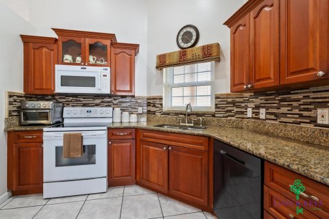 Casa en venta en Lauderhill, Florida, 4 dormitorios, 174.28 m2 № 1224894 - foto 3