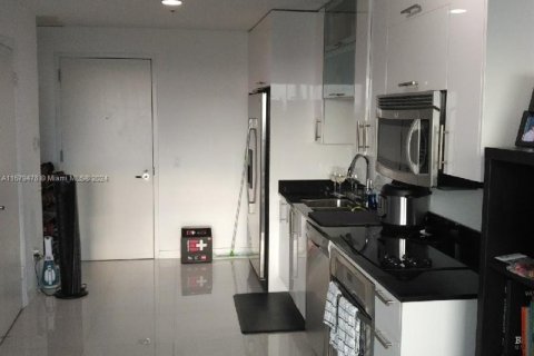 Condominio en venta en Miami, Florida, 1 dormitorio, 61.59 m2 № 1153806 - foto 3