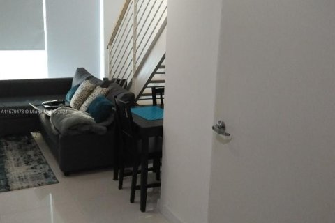 Condominio en venta en Miami, Florida, 1 dormitorio, 61.59 m2 № 1153806 - foto 7