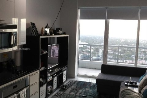 Condominio en venta en Miami, Florida, 1 dormitorio, 61.59 m2 № 1153806 - foto 5