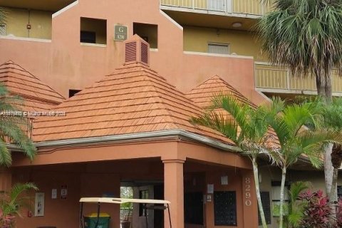 Condominio en venta en Doral, Florida, 1 dormitorio, 65.96 m2 № 1153805 - foto 18