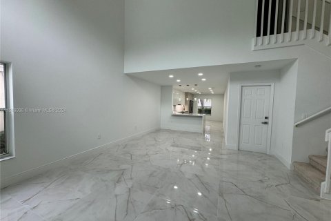House in Hollywood, Florida 4 bedrooms, 187.85 sq.m. № 956422 - photo 11