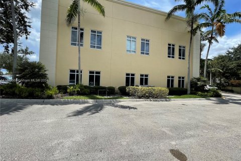 Propiedad comercial en venta en Tamarac, Florida № 1325627 - foto 26