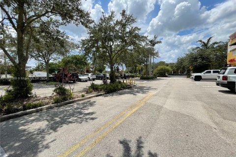 Propiedad comercial en venta en Tamarac, Florida № 1325627 - foto 29