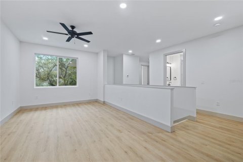 Casa en venta en Tampa, Florida, 5 dormitorios, 280.66 m2 № 1343233 - foto 29