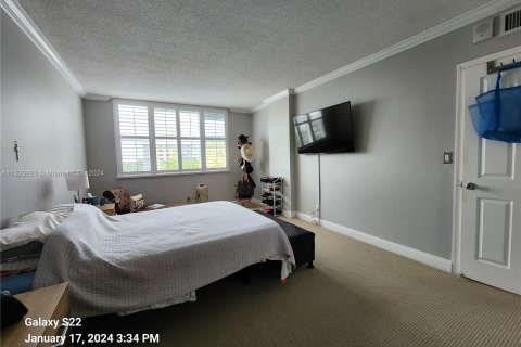 Condo in Hollywood, Florida, 2 bedrooms  № 986454 - photo 11