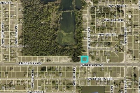 Commercial property in Cape Coral, Florida № 124430 - photo 1
