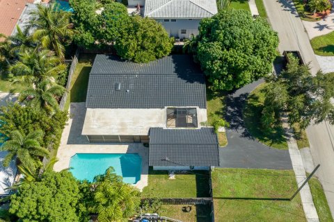 Villa ou maison à vendre à Lighthouse Point, Floride: 3 chambres, 169.27 m2 № 855500 - photo 4