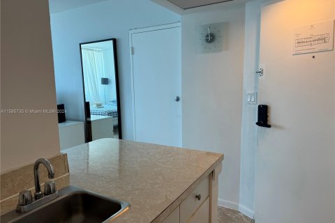 Condominio en venta en Miami Beach, Florida, 37.16 m2 № 1171816 - foto 11