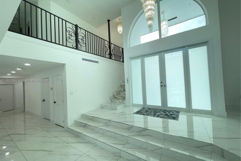 Casa en venta en Miami, Florida, 4 dormitorios, 295.8 m2 № 1440176 - foto 13