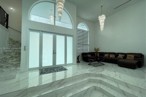 Casa en venta en Miami, Florida, 4 dormitorios, 295.8 m2 № 1440176 - foto 11