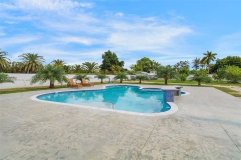 Casa en venta en Miami, Florida, 4 dormitorios, 295.8 m2 № 1440176 - foto 24