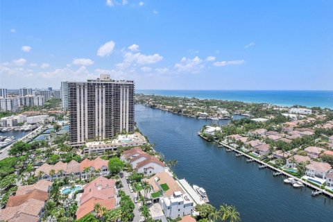 Condo in Aventura, Florida, 2 bedrooms  № 1181469 - photo 22