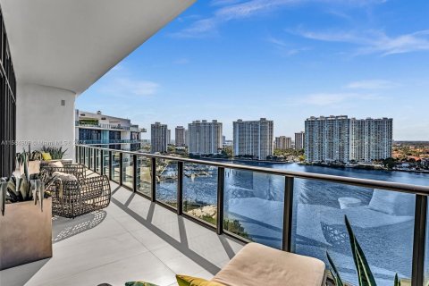 Condo in Aventura, Florida, 6 bedrooms  № 1175905 - photo 27